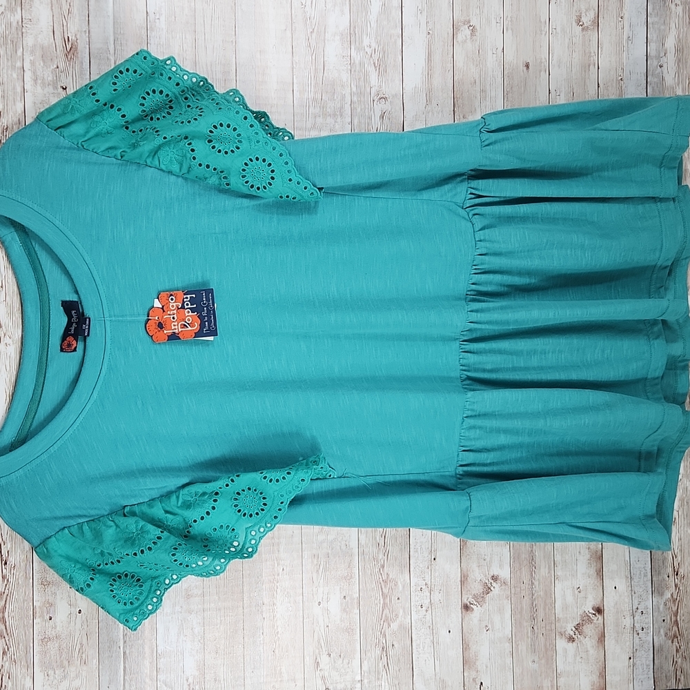 NWT, Indigo Poppy, Women's Teal top, short laced sleeves, with ruffle hemline. S